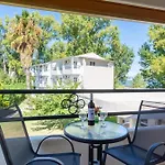 Cavos Beach House