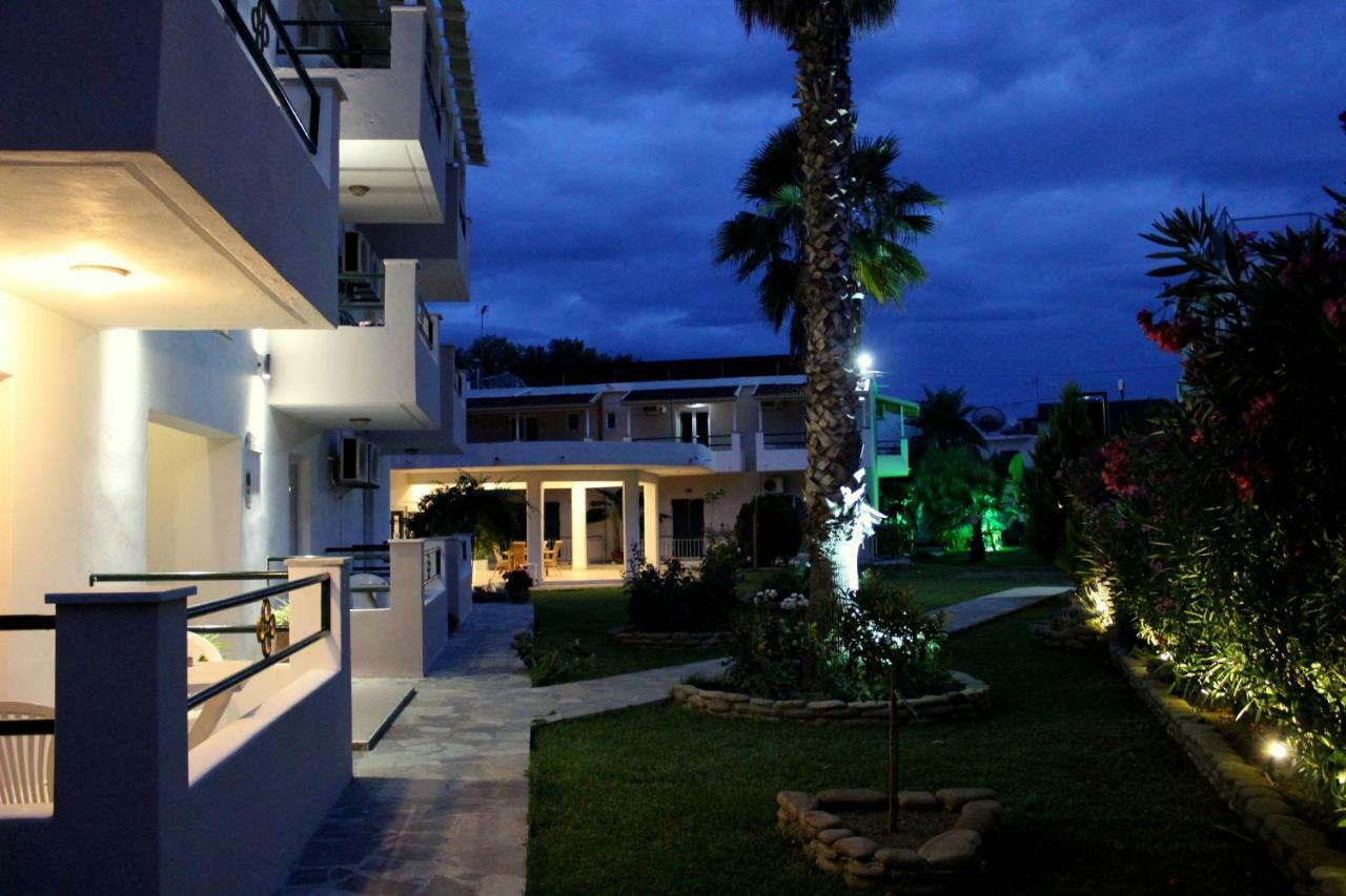 Cavos House *